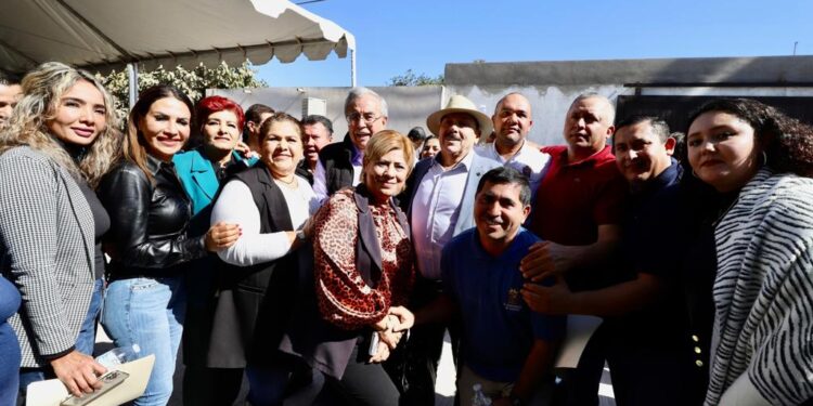 Rocha entrega cinco nuevas calles pavimentadas para Culiacán