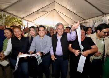 Rocha entrega cinco nuevas calles pavimentadas para Culiacán